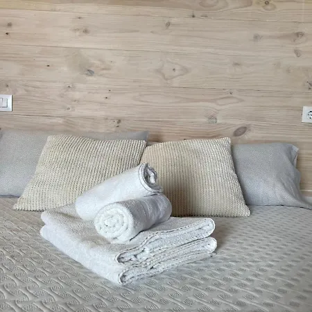 Casa Elena Con Wifi Y Parking Gratuito Hébergement de vacances *