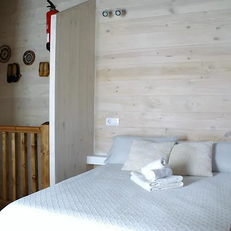 Casa Elena Con Wifi Y Parking Gratuito Hébergement de vacances